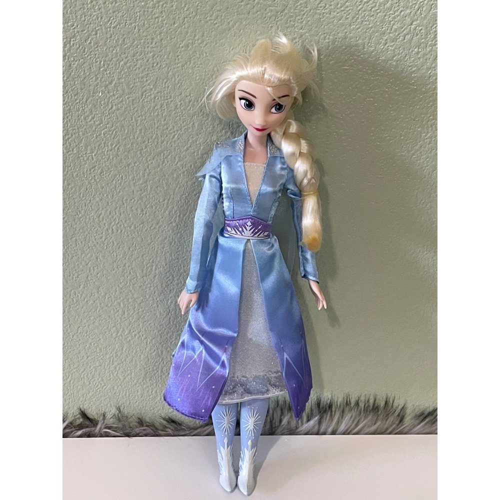 Elsa Disney Store Singing Doll – Frozen 2 – 11'' Used - Picture 2 of 9